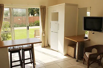 Rivers Edge Guesthouse Port Elizabeth 3*,